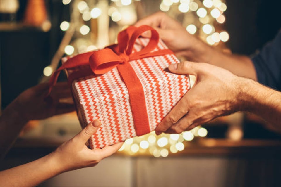 Gift Giving Etiquette